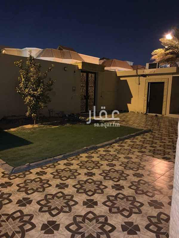 1695720 فله مجددة بحي البديعة للاجار
قريبة من الخدمات
ماقابله لمسجد
كل دور عباره عن اربع غرف نوم و وحمام
صالات ، مجالس ، ملاحق ، مخازن ، مقلط