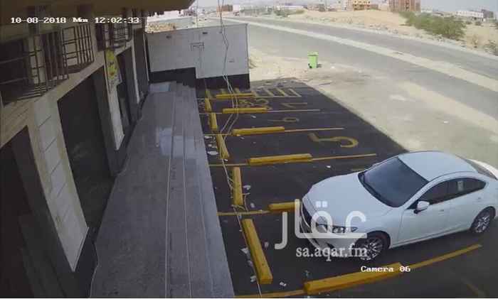 1231364 اربع فتحات عبارة عن محلات تجاريه شارع تجاري ثلاثة بعداد مفرد والرابع مفصول بعداد مفرد