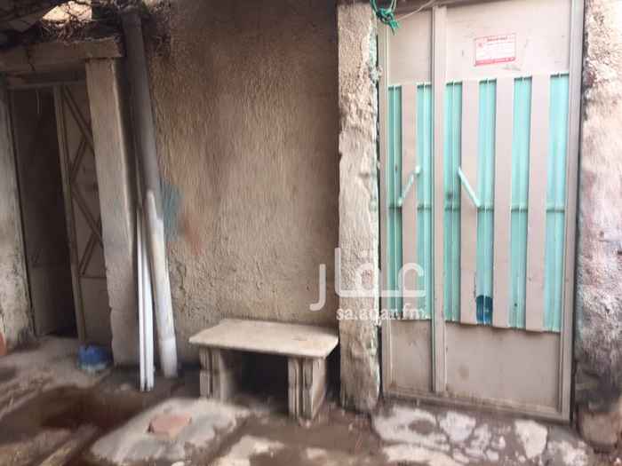 1345768 عليه بنك ٧٣ الف
يحتاج لترميم
حالياء مؤجر على عماله سنوي٨٠٠٠