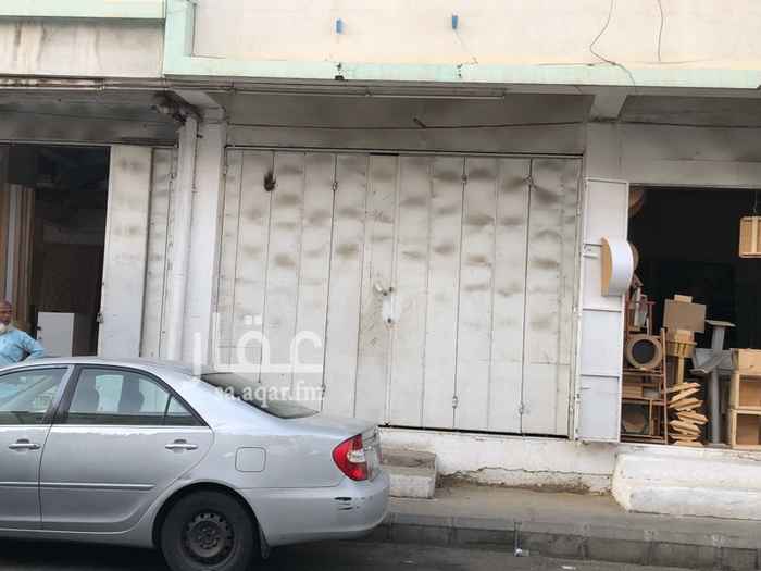 1673172 محل للايجار في الشهداء الجنوبيه شارع ٢٠ مقابل المدرسه السادسه للبنات وبجوار سوق هايبر بنده المساحه١٦متر مربع ٤في٤التواصل عن طريق الواتس اب 0554567743