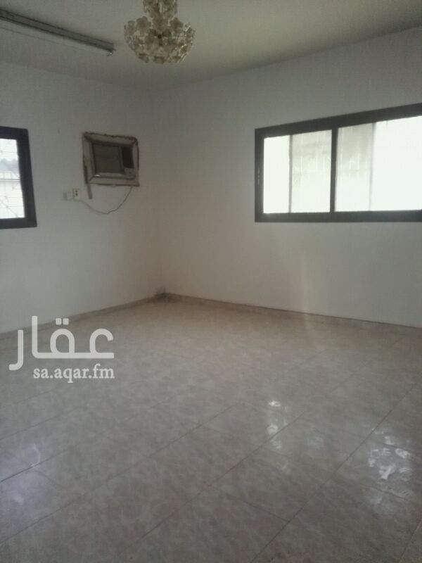 1296875 دور علوي كهرباء مشترك 4 غرف دورتين مياه مطبخ غرفه بالسطح مع دورة مياة حوش مدخل سيارة