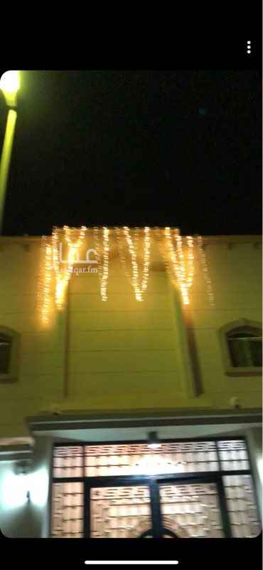 1552936 شقه كبيره ٤ غرف وصاله كبيره ٨*٥'٣ عدد ٣ دورات مياه ومطبخ الشقه ع ركنيه العماره مواقف وعداد مستقل المويه شبكة بجوار المسجد ورضه السنابل بالقرب من مركز طبي خاص ومركز طبي حكومي ع وشك الافتتاح قريبه من مجمع مدارس حكومي بنين وبنات منطقه هادئه جدا.....