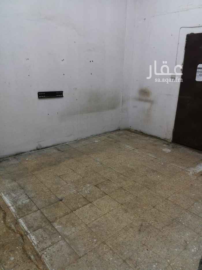 1700141 للايجار اربع فتحات تجاريه
وعدد ٢ دورات مياه بالاضافه إلى ارتداد ومدخل جانبي
تصلح لعدد من الانشطه ومناسبه كمستودع أو سكن عزاب موقعها بنفس الموقع المحدد بالإعلان السعر تقريبي وقابل للتفاوض
التواصل
ابوابراهيم
٠٥٥٤٦٢٨٢٥٥