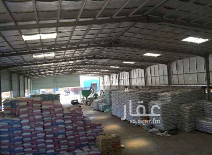 1358287 مستودع للإيجار أو للتقبيل لمصانع الأعلاف و كبرى الشركات و التي تعمل في مجال الأعلاف و المحاصيل الزراعية في اكبر و اقوى سوق للأعلاف في المملكة العربية السعودية و في أهم شارع داخل السوق.
و ما يميز الموقع هو التالي:
1. وجوده داخل أسوار سوق الأعلاف المركزي بجدة. جنوب جدة - الخمرة – سوق الأغنام والأعلاف المركزي.
2. مساحة تخزينية 20*60 = 1200 متر مربع.
3. يقع المستودع في شارع المستودعات بالسوق.
4. ارتفاع لا يقل عن 6 أمتار.
5. أربع أبواب