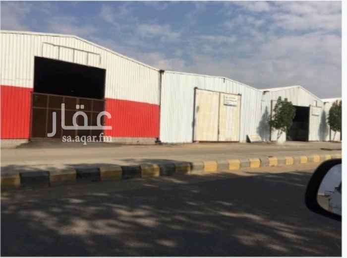 1358291 مستودع (رقم ٣١) للإيجار لمصانع الأعلاف أو كبرى الشركات والتي تعمل في مجال الأعلاف والمحاصيل الزراعية في اكبر و اقوى سوق للأعلاف في المملكة العربية السعودية وفي أهم شارع داخل السوق. و ما يميز الموقع هو التالي:
1. وجوده داخل أسوار سوق الأعلاف المركزي بجدة. جنوب جدة - الخمرة – سوق الأغنام والأعلاف المركزي.
2. مساحة تخزينية 20*15= 300 متر مربع.
3. مناسب جدا لتخزين البرسم بحكم انه مقابل لحراج البرسيم في سوق الاعلاف.
4. يمكن استخراج رخصة بلدية على الموقع ولا يحتاج للرش الى.