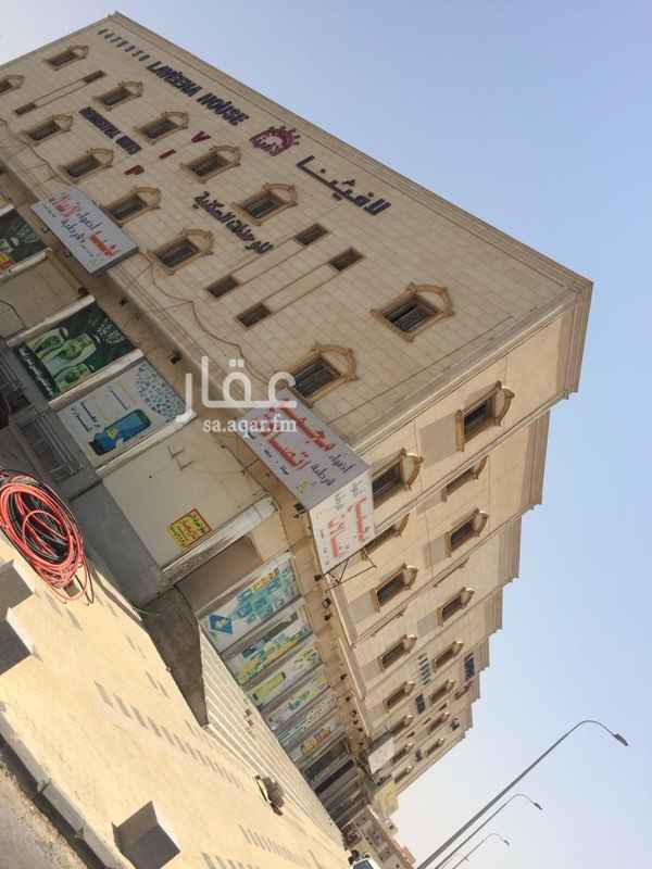 1578368 المواقف 35-40
الدور الارضي /دورات مياة-مخزن-مصلى-لوبي
الدور الاول/21شقه مختلفة الاحجام
الدور الثاني/21شقة مختلفة الاحجام
السطح/ملحق سكني (6غرف وصالة)
التواصل واتس اب