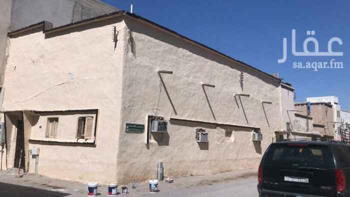 1455522 بيت شعبي بالمنفوحه بلوك مربيع المساحه ١٢٨متر زوايه على شارعين مؤجر علي بكستان ٨الف في السنه سوم ١١٠الف فرق السوم يبيع انشالله ملوحظه الموقع غير دقيق