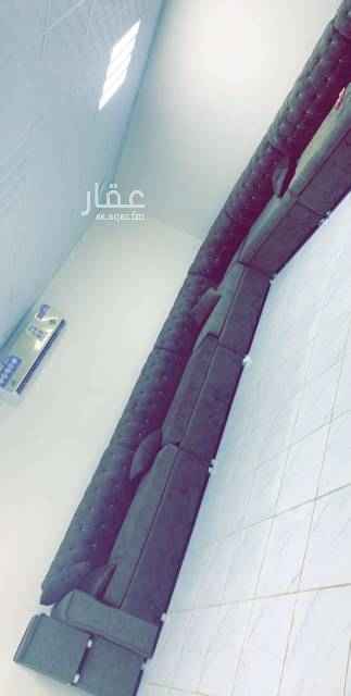1585842 استراحه مكونه من مجلسين كبار وغرفتين اضافيه مطبخين حمامين حوشين ومسبح .
للاستفسار تواصل واتس ع الرقم٠٥٥٤٨١٧٢٧٥