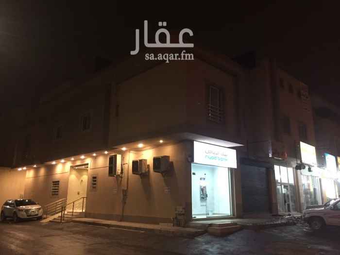 1401382 شقة عائلية تتكون من ٣ غرف وصالة وسطح خاص للشقة
* متوفر شقة غرفتين وصالة معها سطح خاص بنفس العمارة
* متوفر شقة ارضية كبيرة خمس غرف وصالة أيضاً ...