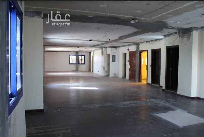 1651474 مكاتب للايجار غير مؤثثة بحي المحمدية ويقع على طريق الملك فهد والمساحات تبدأ من ١٢٠م٢ تقريبا الى ٥٠٠٠م٢ وسعر المتر ٥٠٠ ريال ويوجد موقف للسيارات والمبنى مجدد بالكامل ( ملاحظة:- يوجد إمكانية السداد ربع سنوي)