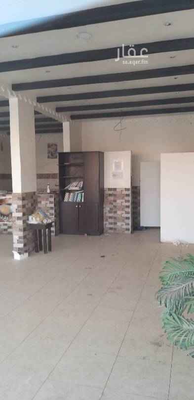 1716975 3 فتحات كانت مؤجره كافيه
موقعها مميز جدا قريبه جدا من شارع الستين
السعر 35 الف شامل السعي والمياه