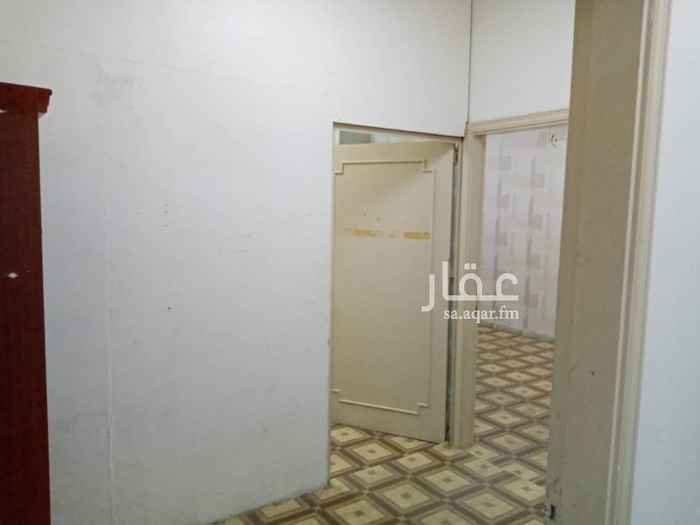1737934 مكتب دور اول بالبطحاء شرق مكتب شركة زين للاتصالات (عمارة قصر الحمراء) المساحه تقريبا 100متر
للاتصال على الرقم 0554960922