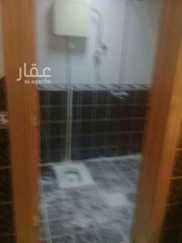 1640121 دور علوي مدخل مستقل كههرباء مستقله ٥ غرف وصاله ٣ حمام مطبخ حي الخليج السعر ٢٧ الف بدون سطح