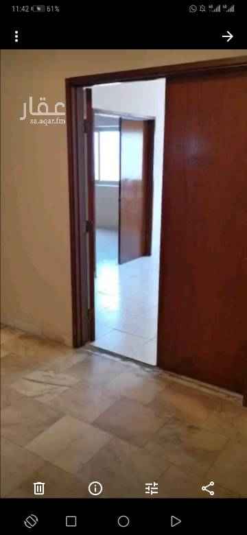 1528700 * موقع العماره بإسكان الخبر المدني.
* شقة بحرية وأمامها مباشرة حديقة الممشى وملاهي الأطفال.
* العماره والمدخل نظيفه.
* صالة الجلوس وجميع الغرف مطله على البحر.
* مكونه من :
مجلس رجال، مقلط، صاله جلوس كبيره، عدد ( ٣ ) غرف نوم، عدد ( ٢ ) موزع غرف مع مستودع، مطبخ، عدد ( ٣ ) دورات مياه، عدد ( ٢ ) بلكونه للصالة والمطبخ.
* قابل للتفاوض.
* من المالك مباشر