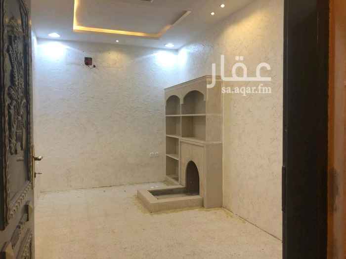 1361185 فلاة فخامه للايجار في القادسيه جميع الخدمات موجوده مدارس وفيه شقه في سطح 1800الي يبي فلاه وشقه موجود ولي بيخذ الفلاه بس معنده مشكله الي يبي شقه كمان معنده مشكلة للاستفسار 0505132587طبعن لا يوجد غرفت سواق ولا مستودع بل مطبخ