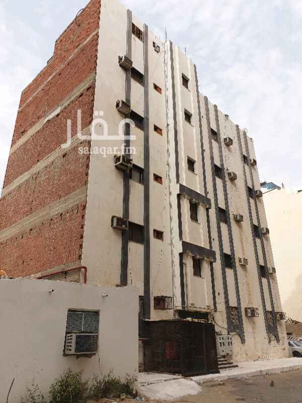 1371727 عمارة للإيجار في العزيزية شارع عبدالله خياط يوجد تصريح حج قديم يحتاج تجديد؛
العمارة تقع في منطقة استئجار حجاج الهند،
خمس شقق كل شقة ٦ غرف بحمامها،
تصلح سكن عمال للشركات والعزاب،
المطلوب 120,000 ريال نهائي
دخلها يتجاوز 250,000ريال
رقم التواصل:-0540478058
0501428175