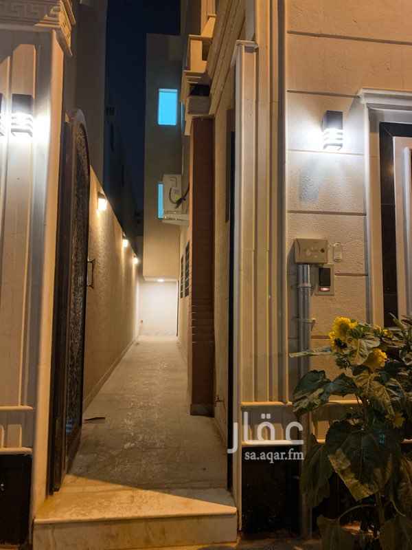 1459161 شقة شبه جديد في فيلا مدخلها مستقل
تتكون من:
- مجلس رجال.
- غرفتين.
- صالة.
- مطبخ.
- دورتين مياة.
- سطح صغير.
# بدون دولاب مطبخ و بدون مكيفات
الموقع: حي الملك فيصل المربع الذهبي بالقرب من تقاطع شارع خالد بن الوليد مع طريق الامير بندر بن عبدالعزيز.
ايجار سنوي :
23 الف ريال
+
2000 ريال تأمين
تُعاد عند الخروج إذا لم يوجد تلفيات أو فواتير كهرباء