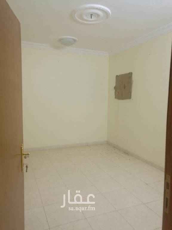 1696024 تلال الشفاء خلف اسواق ميقات المدن،،،المطلوب عائلة صغيرة عرسان اوطفلين