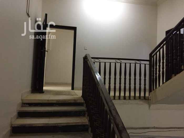 1428847 مرمم وخمس غرف وصاله ودورتين مياه مدخل خاص دور علوي يوجد ٣ مكيفات وسطحين كبار
موقع كويس مسجد امام البيت والخدمات كامله قريبه من مدارس واسواق وجيران طيبين