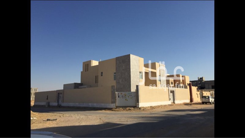 1626447 فيلا حي الحزم ( المنتزه الشمالي )
دورين مساحه الارض ٧٠٠
مسطح البناء ٥٦٤
على شارعين ٨ و١٥
شرقي بطول ٣٠ متر وشمالي بطول ٢٢متر
(الدور الارضي)
مجلس نساء ورجال ومقلط
وملحق داخلي مع دورة مياه وكونتر صغير
مستودع كبير ومطبخ وغرفة غسيل
صالة ودرج داخلي رخام روزا
( الدور الثاني )
غرفة رئيسيه مع غرفة ملابس ودورة مياه
غرفتين مع دورة مياه
غرفتين مع دورة مياه
كوفي جانبي
غرفة للغسيل والكوي داخلها غرفة صغيره للخادمه مع دورة مياه
بلكونه خارجيه شرقيه واسعه
ملحق بالسطح
عليها بنك 450 الف