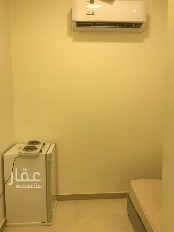 1693754 غرفة سائق جديدة في فلة جديدة الموقع حي المهرة شمال شارع عبدالله بن العاص
مكيف ثلاجة فرن كهربائي مع سرير الغرفة جديدة قريبة من طريق ابو بكر الصديق الكهرباء ع المالك
في حال رغبة المستاجر وضع مطبخ صغير بدل المغسلة حسب الطلب او ترك المغسلة كما هي .
ارجو التواصل وتس اب فقط