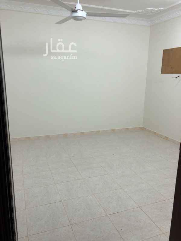 1504562 شقة علوية دور ثاني يوجد به ثلاث غرف واسعة وصالة ومطبخ راكب و عدد ٢حمام (كهرباء مستقلة) يوجد مكيف بالصالة