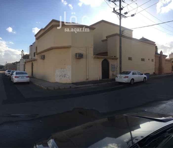 1421440 للبيع دورين معزولات زاوية
الموقع : حي أجا
المساحة : 432
المسطح : 600
الشارع : 15 شمالي + 30 شرقي
العمر : 14 سنة
الدور الأرضي :
مجلسين رجال
داخلي وخارجي
وصالتين
وثلاث غرف نوم
ومجلسين نساء
داخلي وخارجي
ومطبخ ومستودع
ثلاث دورات مياة
الدور الثاني
مجلس رجال مع مغاسل ودورة مياة
صالة
ثلاث غرف نوم مع دورتين مياة
مطبخ ومستودع
ومجلس نساء
وسطحين جانبيات
مؤجر كل الدورين
عليها بنك 276 الف
اخر سوم 450 الف
والبيع قريب
مباشر
..
مكتب مُستقـر
لمجال العقارات
0555165561
0597888872