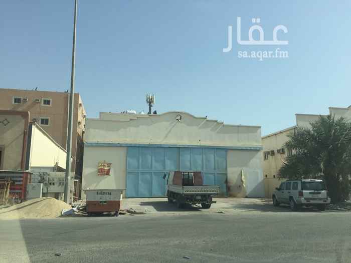 553258 المساحه الاجماليه ٧٠٠م٢
مقسمه لورشتين او مستودعين بمساحه ٣٥٠م٢
يوجد ٣غرف +٢دورات مياه لكل مستودع