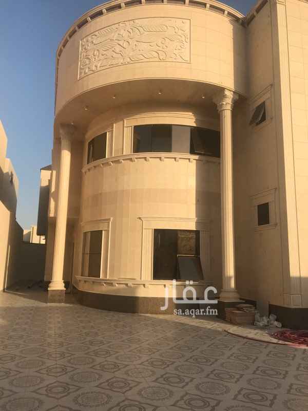 1601019 مجلس مقلط وصاله واسعه مطبخ مستودع وغرفتين ملحق خارجي مع دوره مياه
الدورالثاني الغرفه الرئسيه وثلاث غرف بدوره مياه
السطخ غرفه خادمه مع غرفه غسيل
يوجد دور مسروق مدخل خاص فيه مجلس وغرفه ومطبخ ودرج لدور الثالث فيه غرفتين ودورتين مياه سيمت من المالك مليونين حسب كلامه فيه غرفه سائق