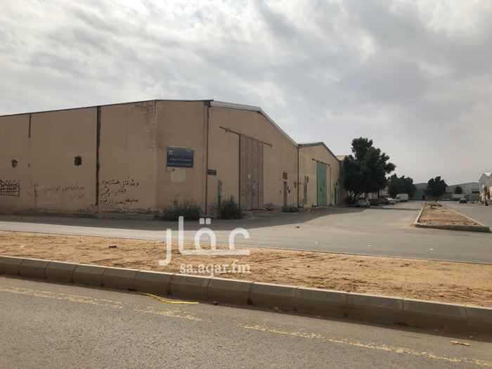 1292508 مستودع على شارعين موقع مميز يوجد شقة سكن عمال بمدخل مستقل