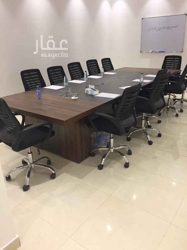 1669833 مكتب للتقليل حي الصحافة طريق الملك عبدالعزيز شمال انس بن مالك اثاث فاخر ديكورات جبس الايجار السنوي ٢٦ الف وسعر التقبيل قابل للتفاوض