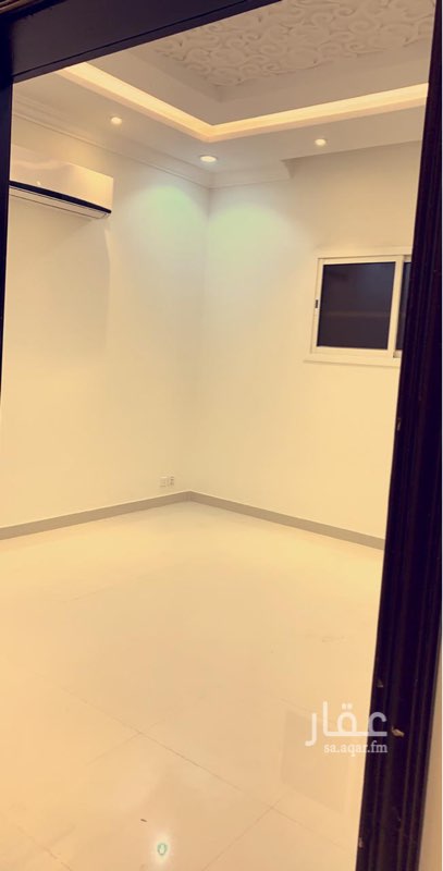 1504973 للايجار شقة فاخرة تشطيب ممتازة جدا بحي عرقة
بالدور الثاني
عبارة عن مجلس وغرفتين نوم عدد دورة المياة 2 مطبخ راكب وصالة جميع المكيفات راكبه جديده لتواصل مع المالك 0554433035
يفضل العرسان