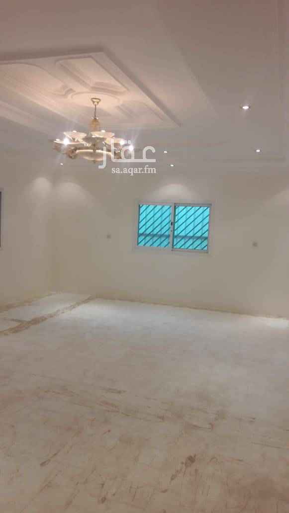 1439185 شقة نظيفة ومجددة بالكامل مكونة من غرفتين وصاله ومطبخ وحمامين والمكيفات راكبة بالطابق الأول داخل فيلا .
شرط الساكن يكون عريس أو أسرة صغيرة .