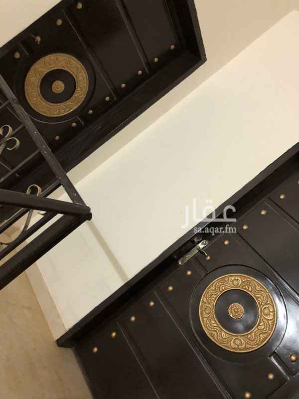 1468063 شقه في حي الامانه للايجار
شمال طريق الملك سلمان
الشقه في سطح فله
عداد الكهرباء مشترك ماء من المصلحه
تتكون من ثلاث غرفه وصاله وثلاث دورات مياه مع مكيفات راكبه ومطبخ راكب
عمر الفله سنتين والشقه اخت الجديده اليوم مخلص منها بويه وتضبيط
التواصل واتس على الرقم0555222473
سعر الشقه دفعتين 25000
قسط شهري 2200 والماء على المالك