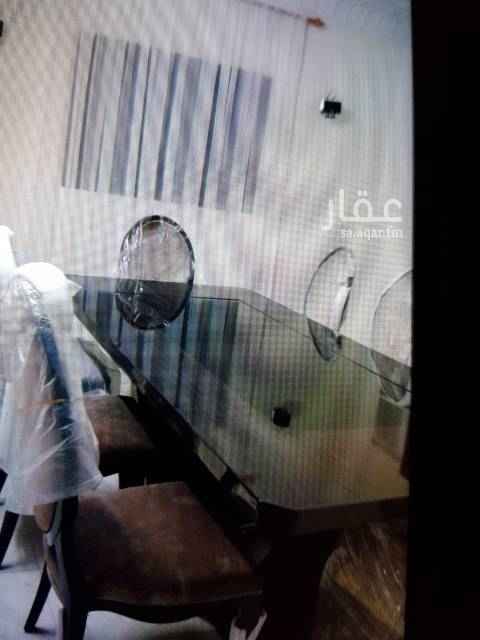 1408714 للبيع فيلا في حي الملك فهد الرياض ومساحتها ٣٤٠ م درج في الصالة مجددة بالكامل على السوم للتواصل ابو فهد ٠٥٥٥٢٢٨٤٥١