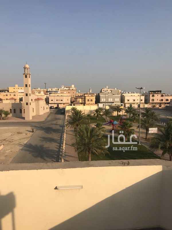 1667717 للايجار شقه بحي طيبه مخطط ٢٤٣ دور ثالث مطله على حديقه ومسجد
مكونه من ثلاث غرف وصاله ودورتين مياه
يوجد غرفة غسيل.
