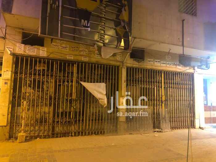 1695776 فتحتين في شارع حفصة بنت عمر