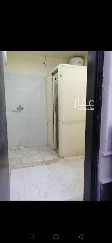 1513588 غرفة سائق بحي النرجس شمال سلمان ٢×٣ يوجد مكيف سبلت , والسعر المطلوب ٦٥٠ ريال شامل للماء والكهرب او ٦٠٠ غير شامل، لست مكتب عقار ، والتواصل واتس اب فقط ٠٥٥٥٢٧٩٠٨٠