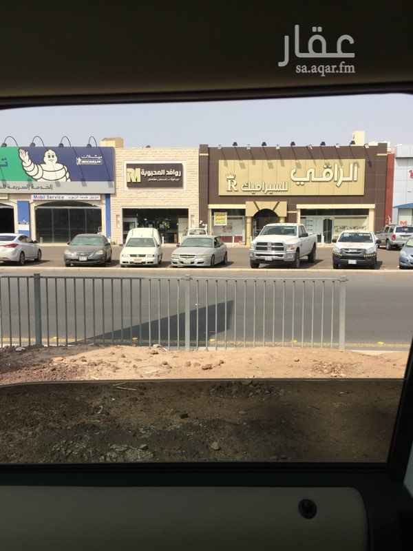 1117223 معرض تجاري مؤثث بلاط وسقف وانارة ولوحة كلادينق دور ارضي فقط على شارعين ومواقف امامية كبيرة ومواقف خلفية