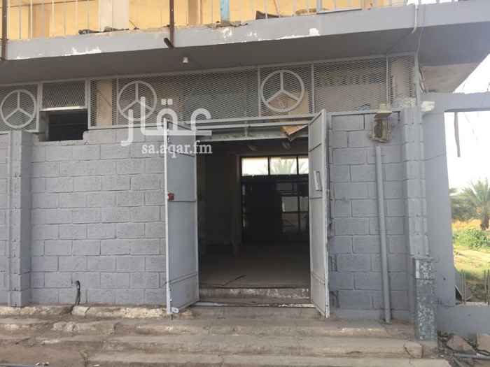 1510434 محل للإيجار فتحتين علي شارع عمر بن الخطاب مساحه المحل 66 متر عرض المحل 8.25 متر وطول 8 متر يمكن فصل المحل علي اثنين وتأجير الفتحه الواحده ب 25000 ريال