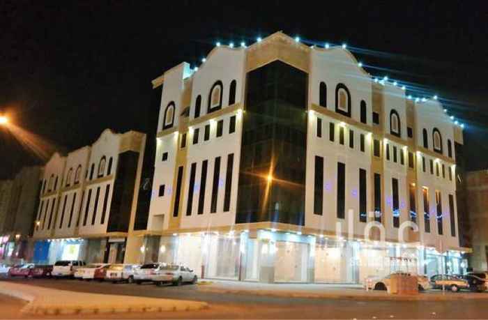 646906 للايجار بالكامل عباره عن ٢برج فندقي شارع الامير محمد بن عبدالعزيز ( قبل سوبر ماركت الرايه ) المواصفات للبرج ١الموقع علي شارع الامير محمد بن عبدالعزيز بطول ١٠١ م علي شارعين يتكون من ٩٣غرفة + محلين الاول علي مساحة ٣٧٦ م والثاني ٧٦ م
المواصفات للبرج ٢عدد الغرفة ٦٧ غرفة + ٣ محلا
