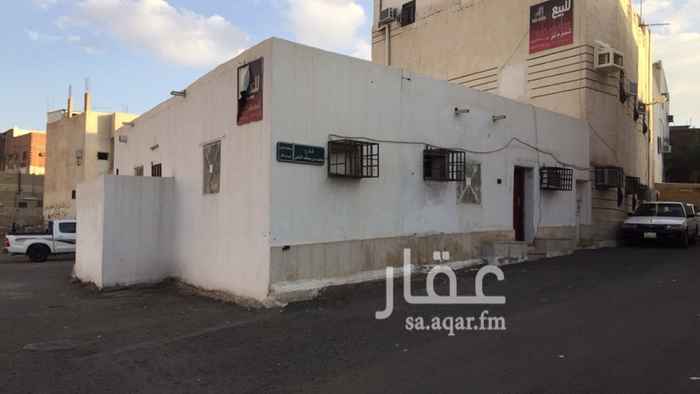 1361166 للتواصل
عبدالحكيم عايد
0551262607
للبيع بيت شعبي
الموقع: حي بني ظفر
المساحة :112 م
على واجهتين
شمالي شارع :20 م
غربي شارع : 18م
عمر العقار : 40 سنة
يتكون من :
3 غرف + مطبخ + 3 دورات مياه
المطلوب : 500 ألف ريال