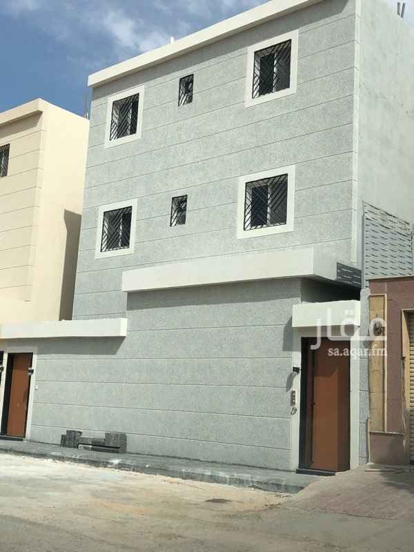 1643181 شقتين جديده في حي اليرموك قريبه من طريق الدمام
ميزة الشقق انها على شارع الحالها ولايوجد اي زحمه مواقف
يُفضل العوائل الصغيره