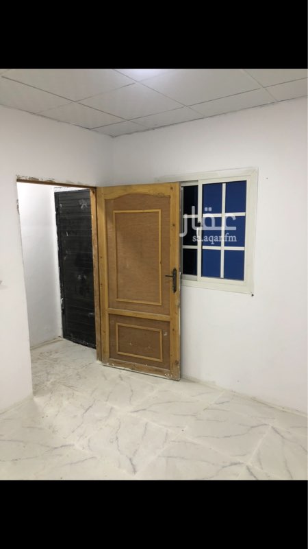 1499281 غرفة مقاس 3 * 4
دورة مياة
عداد كهرباء مستقل
الايجار الشهري 500 ريال