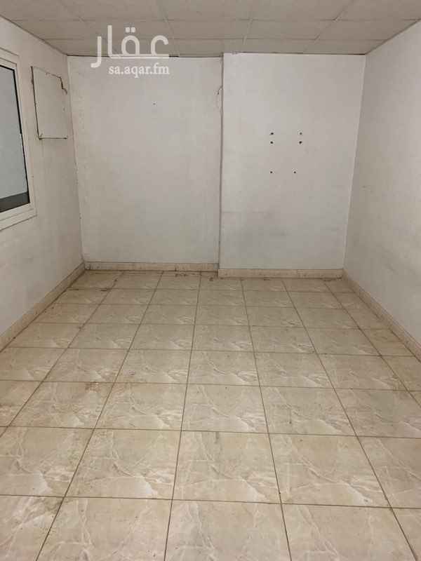 1561357 وحدة سكنية تتكون من 2 غرفة وصالة مطبخ دورة
صطح خاص عداد مستقل
———————————————————————-
ملاحظات
—————
الصيانة اول مرة مجانية من ناحية السباكة والكهرباء
والطلاء
————————————————————
يقبل شهري 1000 ريال
يوجد شركة تنظيف بشكل اسبوعي للعمارة