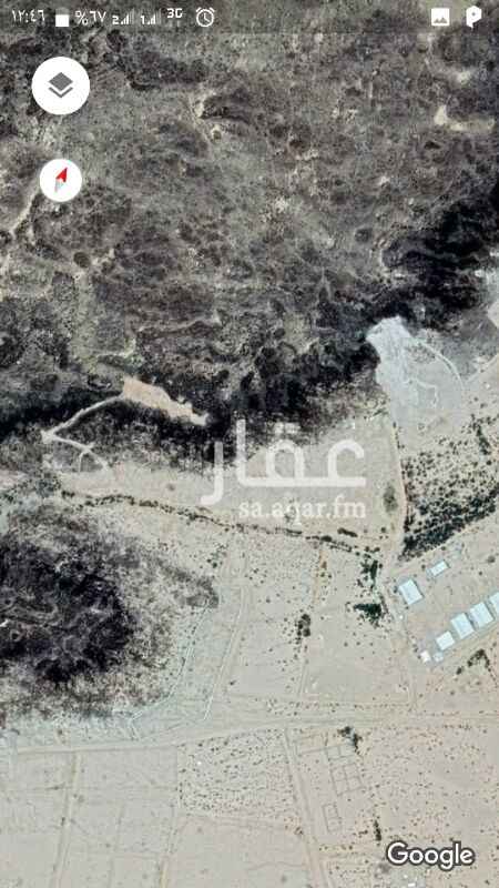1207568 يوجد عدد 2 آبار حفر واحد مبني صب والثاني حجر يحتاج تنضيف وخزان وغرفة علف ومجلس ودكه مقمه حسب حدود الوثيقه المزرعه مملوكه بالأمر السامي لمنح الإقطاع ومعتمده بالامانه والكهرباء والبلديه ويستخرج لها صك نظاميا حسب رغبة المالك زراعي او سكني والسعر قابل