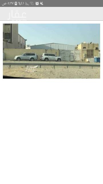 1557214 ارض محوشه فيها غرفتين بمنافعها وعداد كهرباء مستقل وفيها بوابه كبيره .