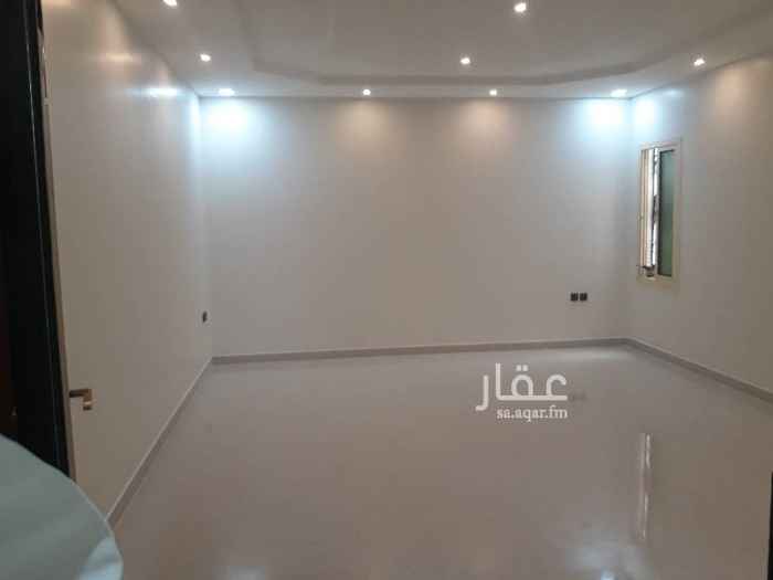 1586312 دور علوي جديد مجلس مقلط صاله مطبخ و٣نوم
مافيه شي راكب
الكهربا مستقل
مدخل مشترك مع شقه بالسطح