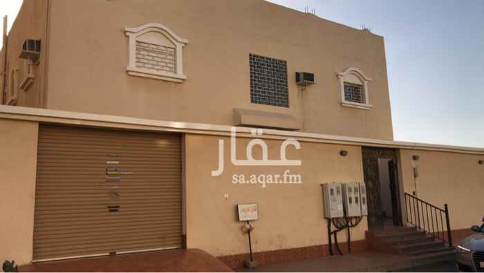 1556668 عماره دورين بالحمدانيه رقم القطعه ( ١٦٤٦ ) جديده عمرها ست سنين ( بناء شخصي )
عباره عن فيلا دبلكس في الامام و شقتين في الخلف .
الڤلا الارضي : استقبال ( مجلس و مقلط و صاله كبيره و مطبخ كبير و حمامين )
الاول : ( ثلاث غرف نوم و صاله و حمامين و سيرفس صغير و جناح رئيسي عباره عن : غرفة نوم و غرفة ملابس و حمام بجاكوزي )
الشقق عباره عن اربعه غرف وصاله وحمامين وحده من الشقق مؤجره ب ١٩ الف ايجار سنوي دفعتين والثانيه تاجرت سنه و مجددة مساحة الارض ٦٠٠ م مساحة المباني ٧٤٢ م
الواجهه الشرقيه ش ٢٠ الغربي حديقه