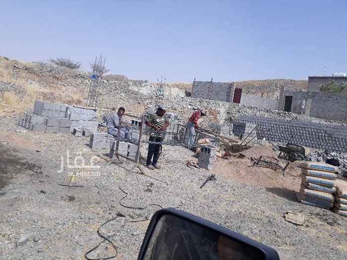 1458385 ارض بالحرازات على منطقة جبيله مرتفعه
ثلاث قطع متجاورة مساحة إجمالي ٣٠٠٠ متر وحده منها ٩٠٠ محوشه
الاراض تفتح على شارع ١٠ شرقي و١٥ غربي و٢٠ جنوبي
